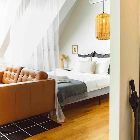 Vivando - Beautiful Studio B + Parking บูคาเรสต์ ภายนอก รูปภาพ