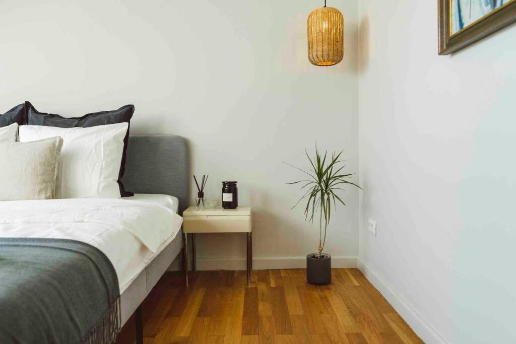 Vivando - Beautiful Studio B + Parking บูคาเรสต์ ภายนอก รูปภาพ