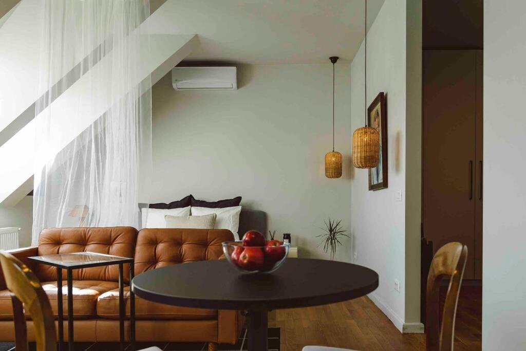 Vivando - Beautiful Studio B + Parking บูคาเรสต์ ภายนอก รูปภาพ
