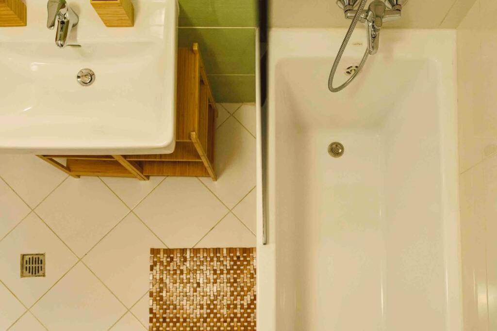 Vivando - Beautiful Studio B + Parking บูคาเรสต์ ภายนอก รูปภาพ