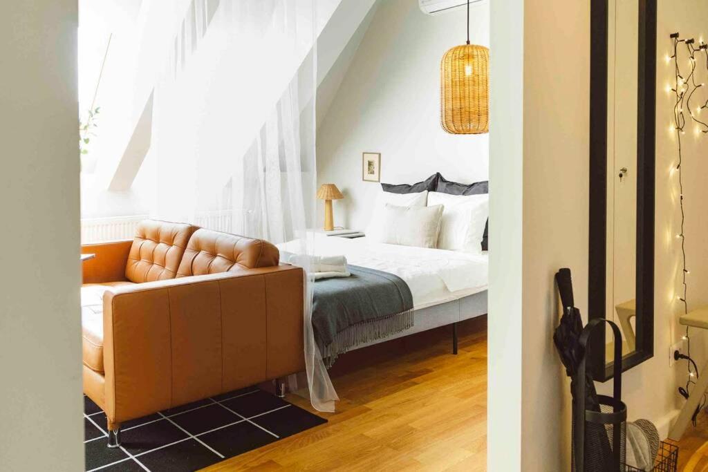 Vivando - Beautiful Studio B + Parking บูคาเรสต์ ภายนอก รูปภาพ