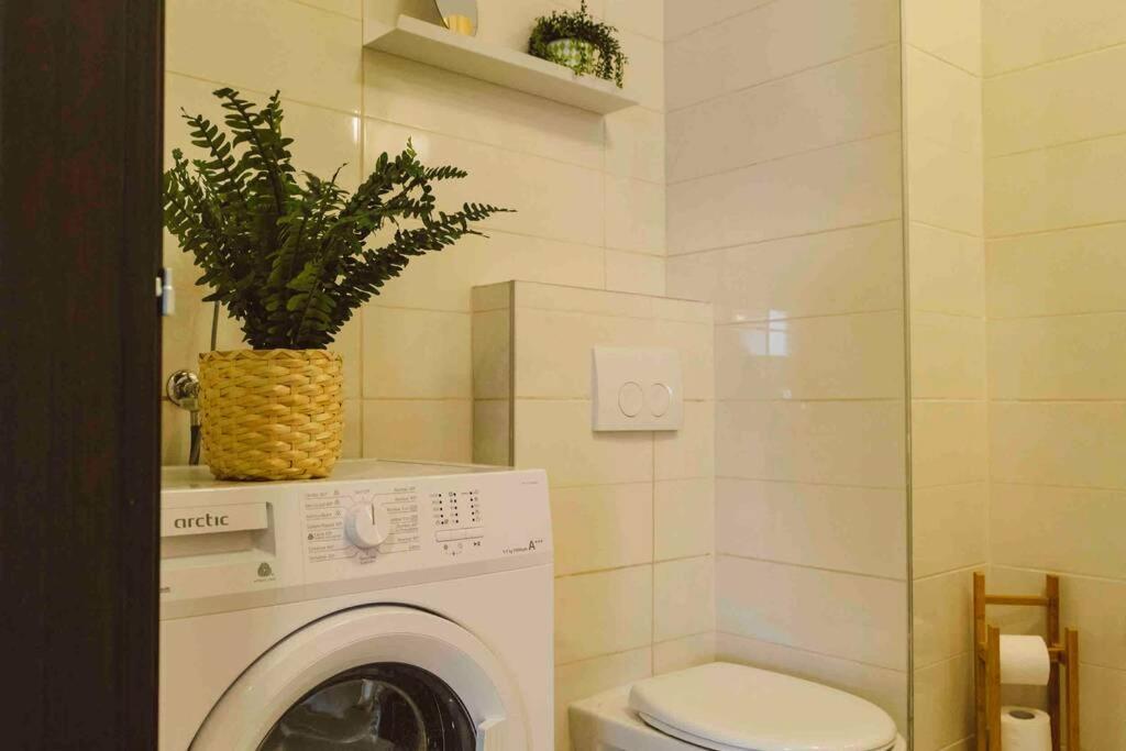 Vivando - Beautiful Studio B + Parking บูคาเรสต์ ภายนอก รูปภาพ