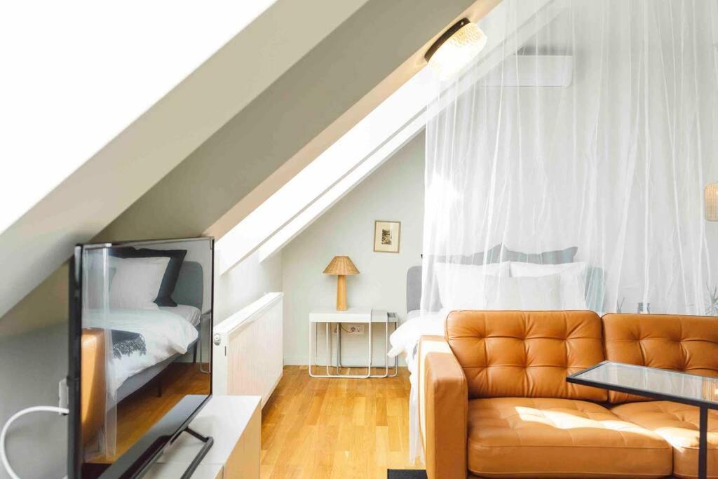 Vivando - Beautiful Studio B + Parking บูคาเรสต์ ภายนอก รูปภาพ