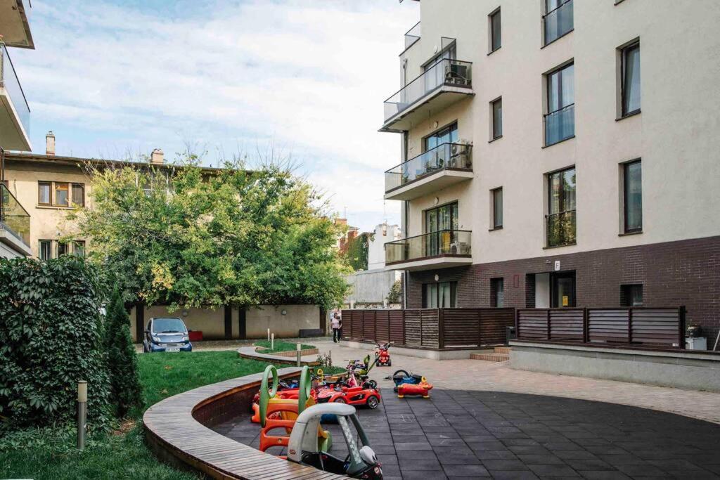 Vivando - Beautiful Studio B + Parking บูคาเรสต์ ภายนอก รูปภาพ